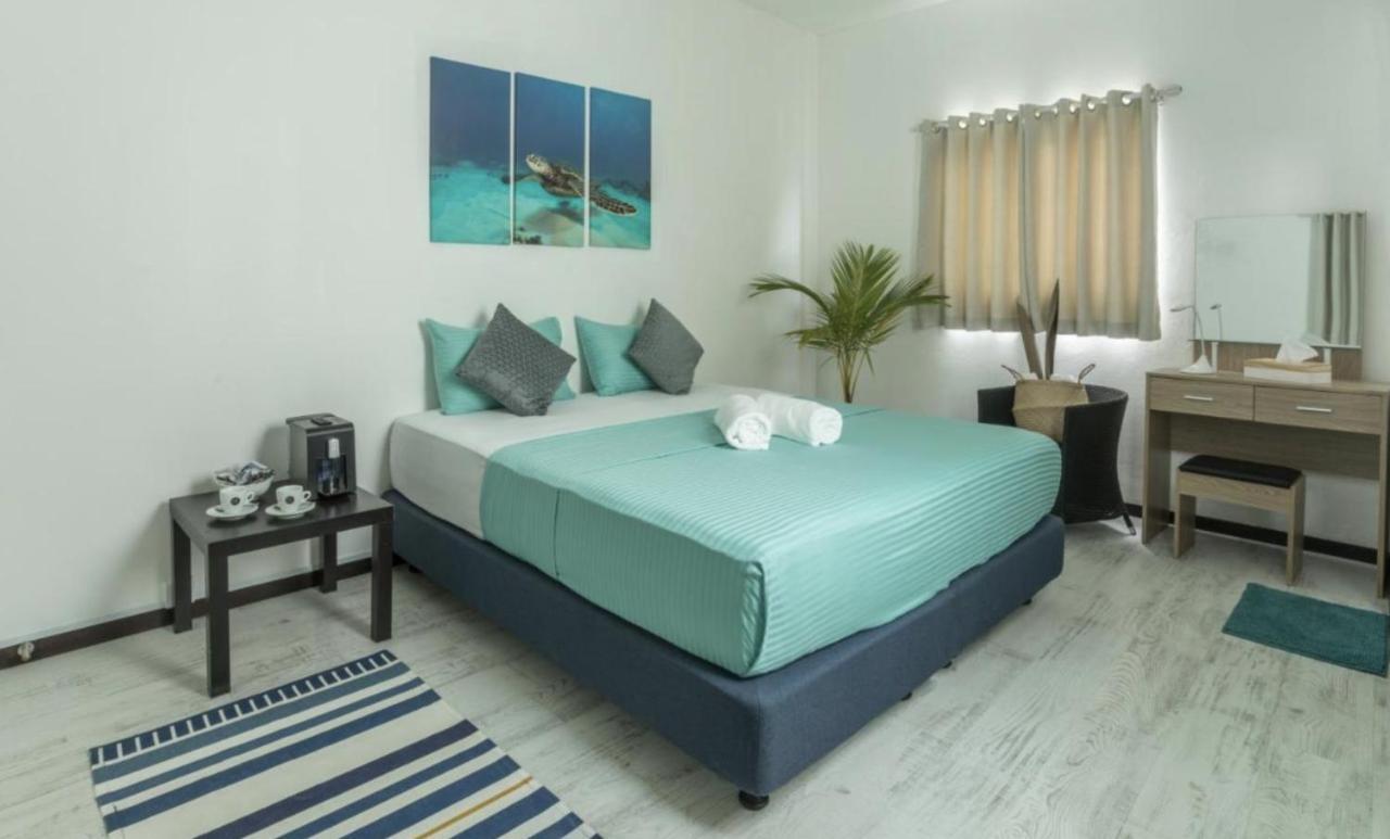 Surf Yoga Camp Hotel Thulusdhoo Exterior photo